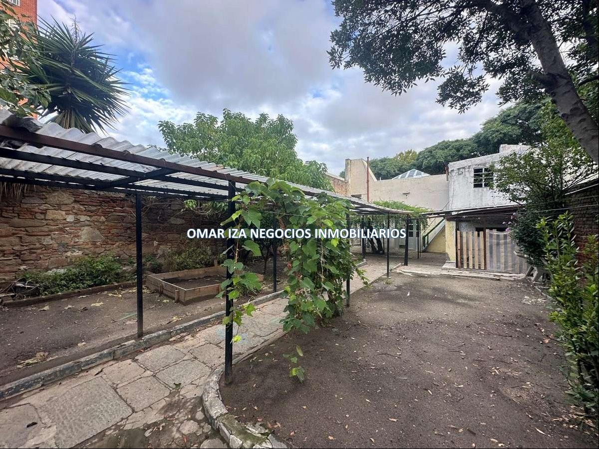 Alquiler casona Cordon - Parque Rodo, ideal multiples rubros. 9 ambientes
