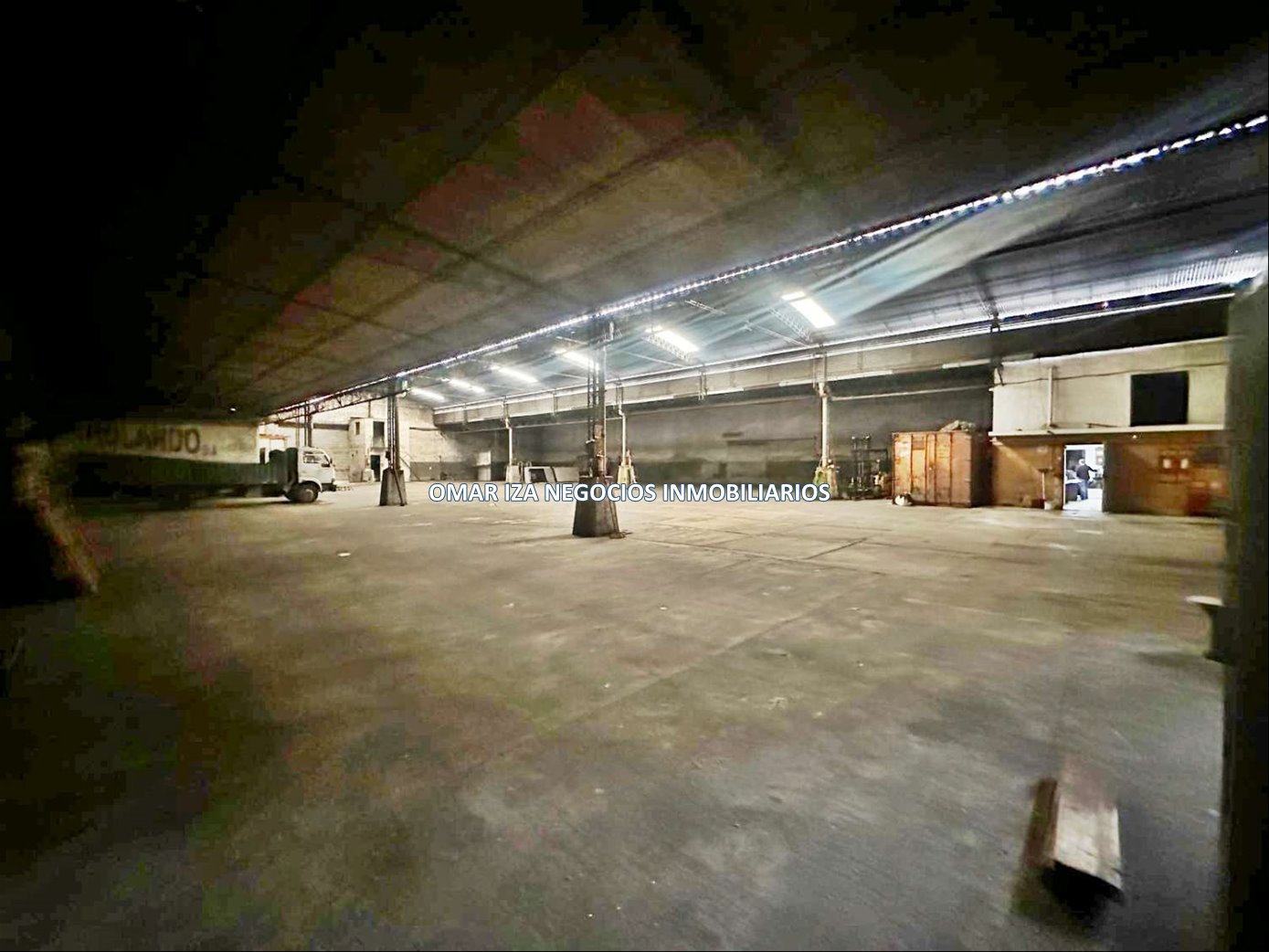 Venta y alquiler galpón local industrial o comercial, depósito en Aguada - Reducto. · Foto 4