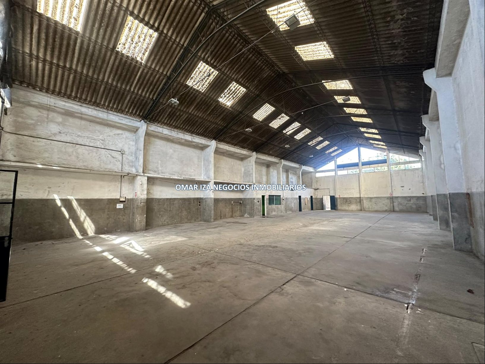 Alquiler local industrial galpon deposito Mercado Modelo comercial · Foto 2