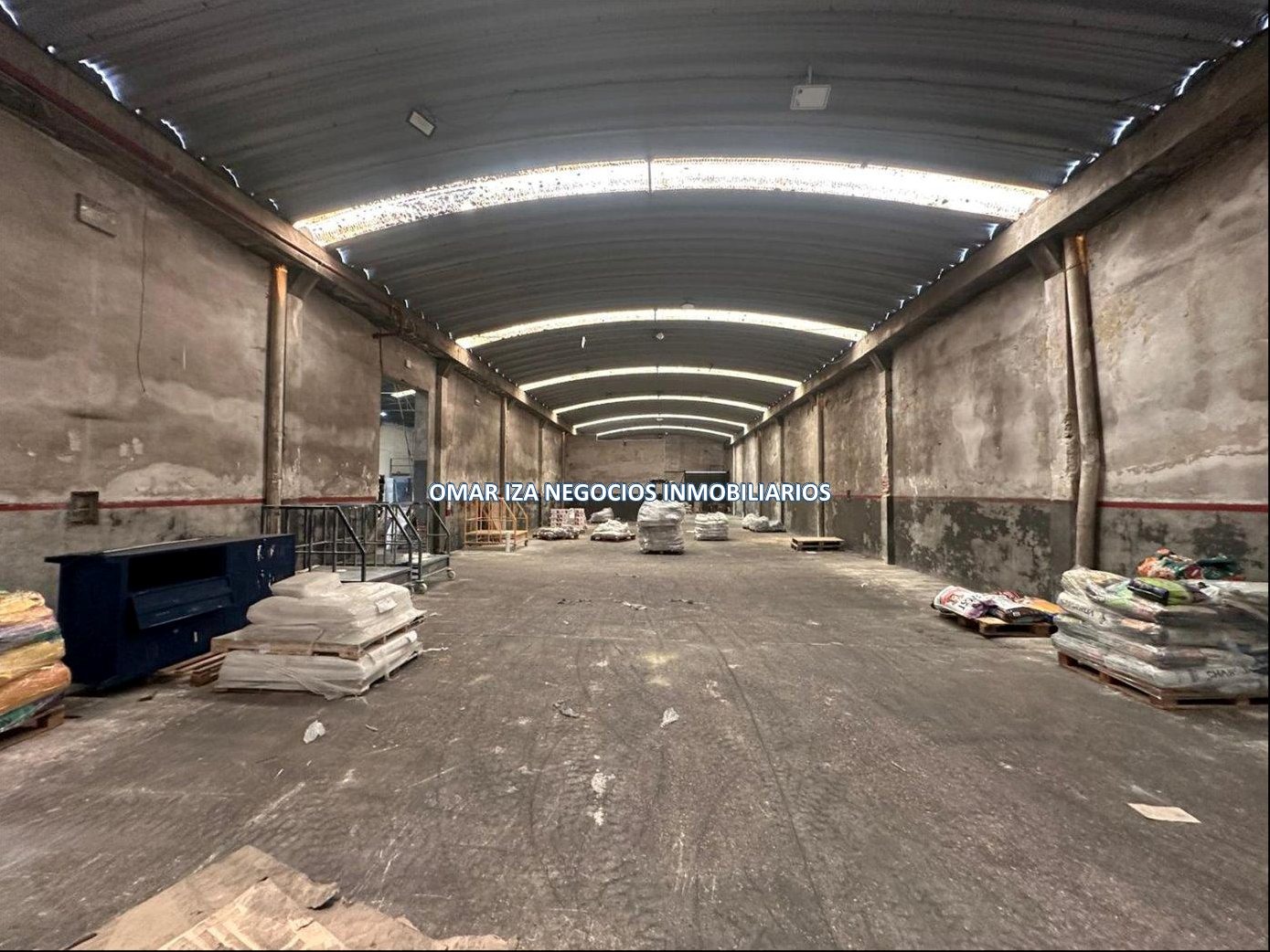 Alquiler y venta local industrial Sayago, galpón, depósito con oficinas y acceso de camiones · Foto 10