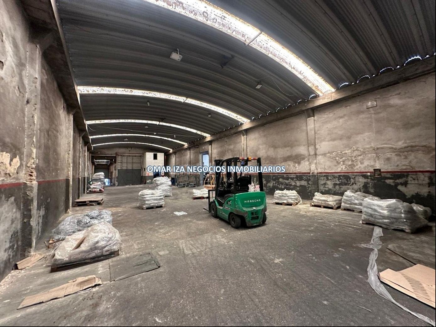 Alquiler y venta local industrial Sayago, galpón, depósito con oficinas y acceso de camiones · Foto 11