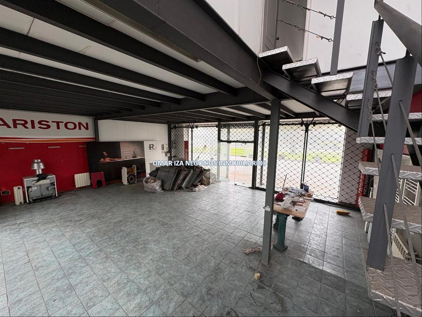 venta y alquiler local comercial sobre av italia. excelente ubicacion, showroom, deposito, oficinas · Foto 2