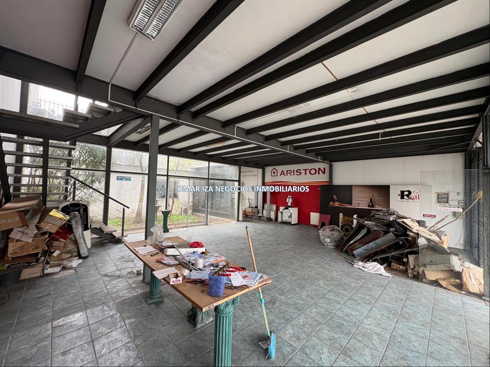 venta y alquiler local comercial sobre av italia. excelente ubicacion, showroom, deposito, oficinas · Foto 4