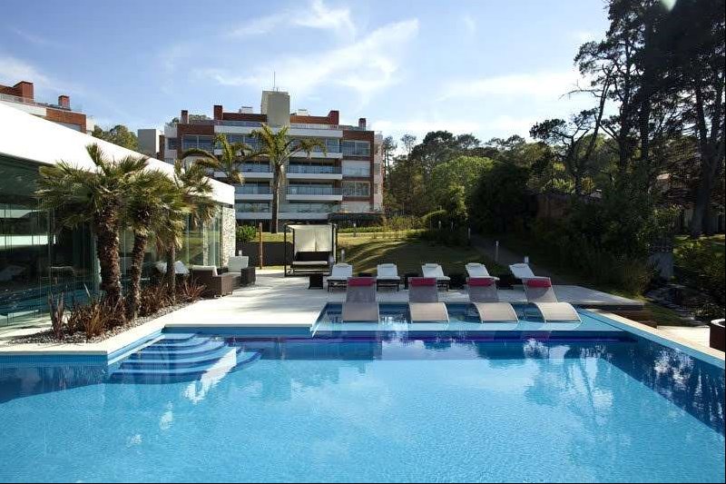 Apartamento en Alquiler 4 dormitorios en Bilú Carrasco