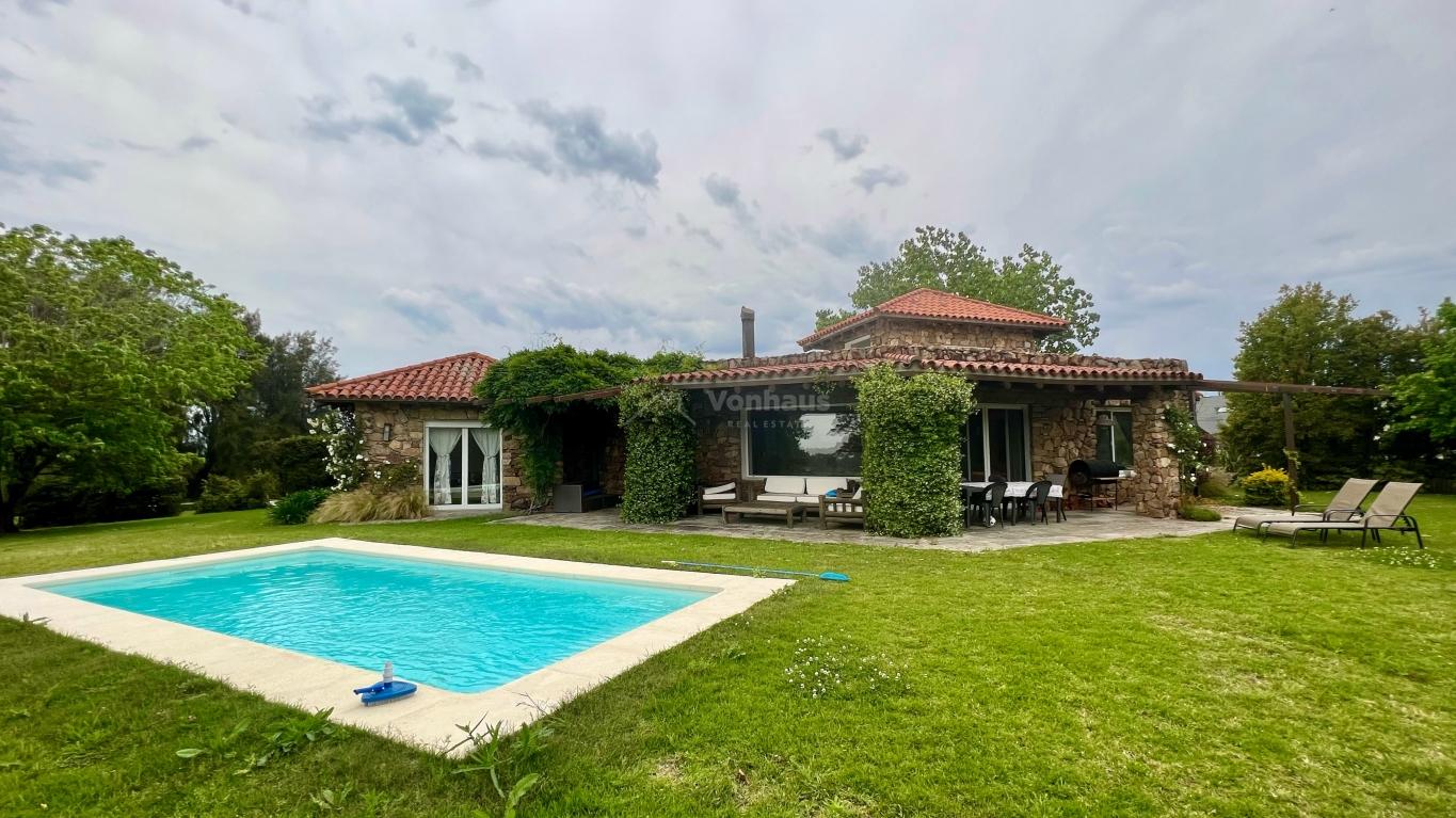 casa en venta y alquiler Lomas de la Tahona 3 dormitorios