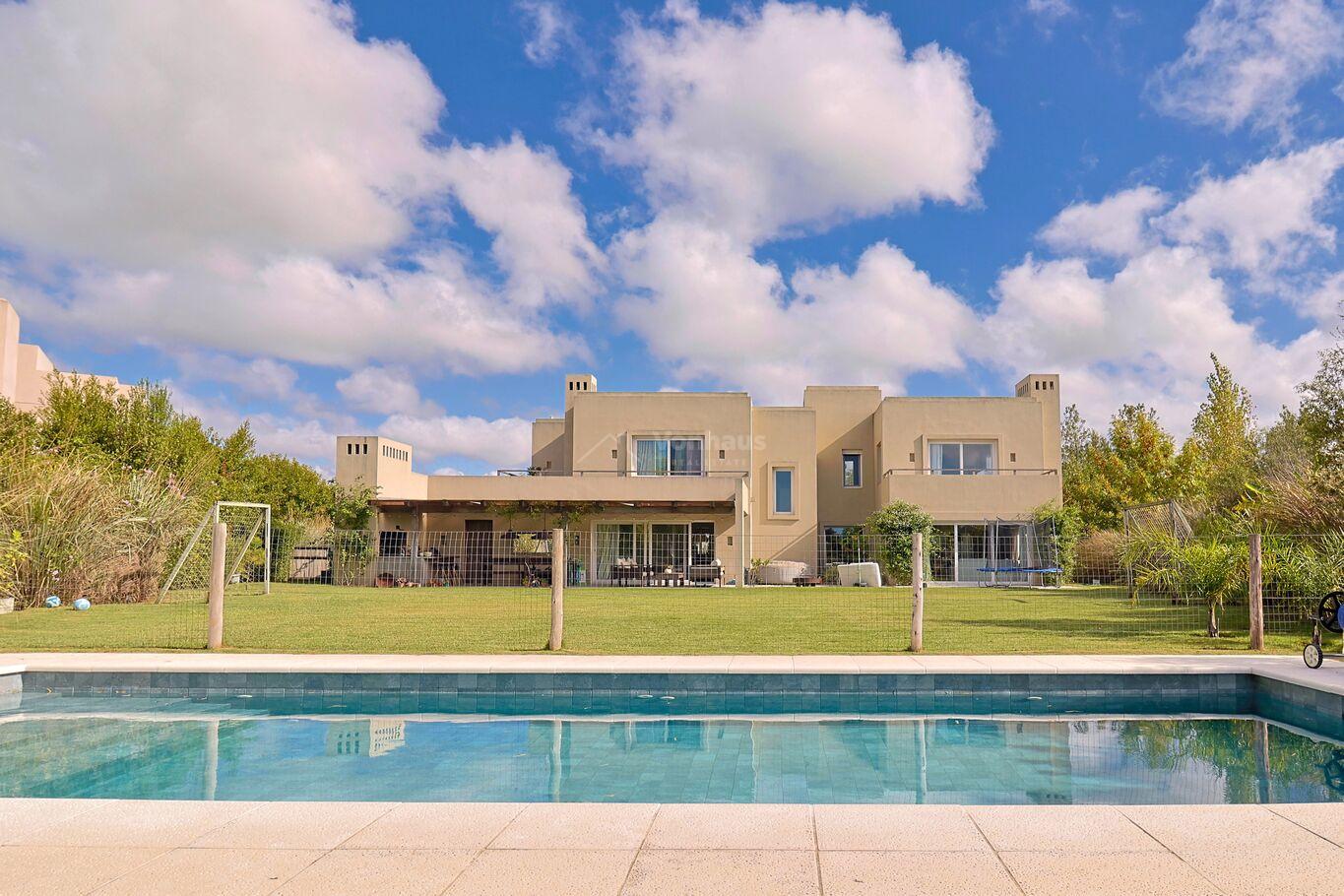 Casa en Venta o alquiler Viñedos de la Tahona fondo lago