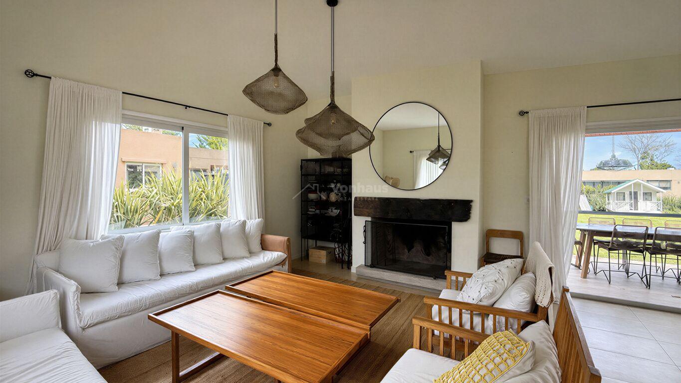 Casa en venta o alquiler Altos de la Tahona 3 dormitorios + servicio · Foto 1