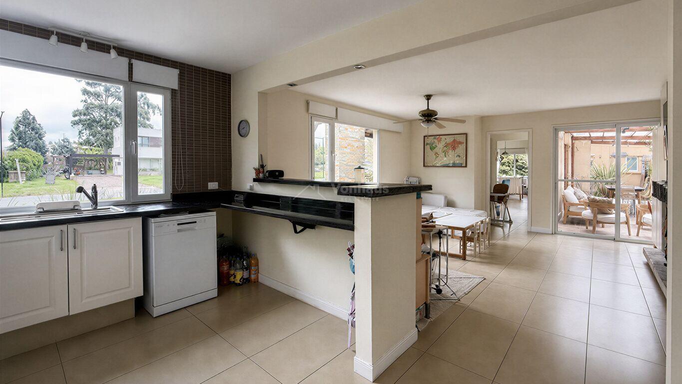 Casa en venta o alquiler Altos de la Tahona 3 dormitorios + servicio · Foto 8