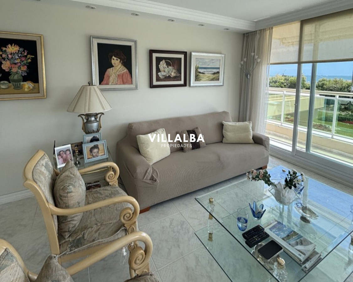 CORAL TOWER VENTA DE APARTAMENTO DE 3 SUITES + DEPENENDECNIA PLAYA MANSA PUNTA DEL ESTE