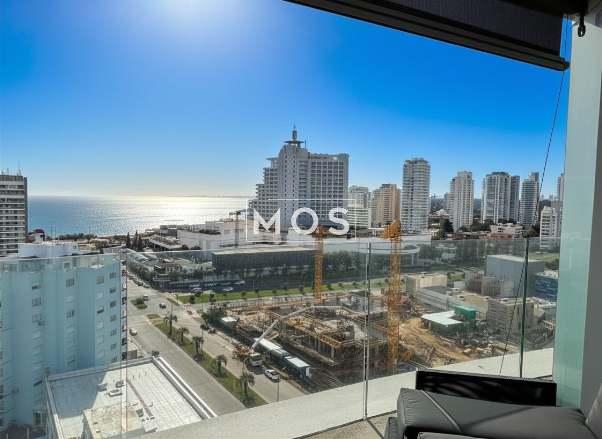 Art Tower piso alto  con vista al mar
