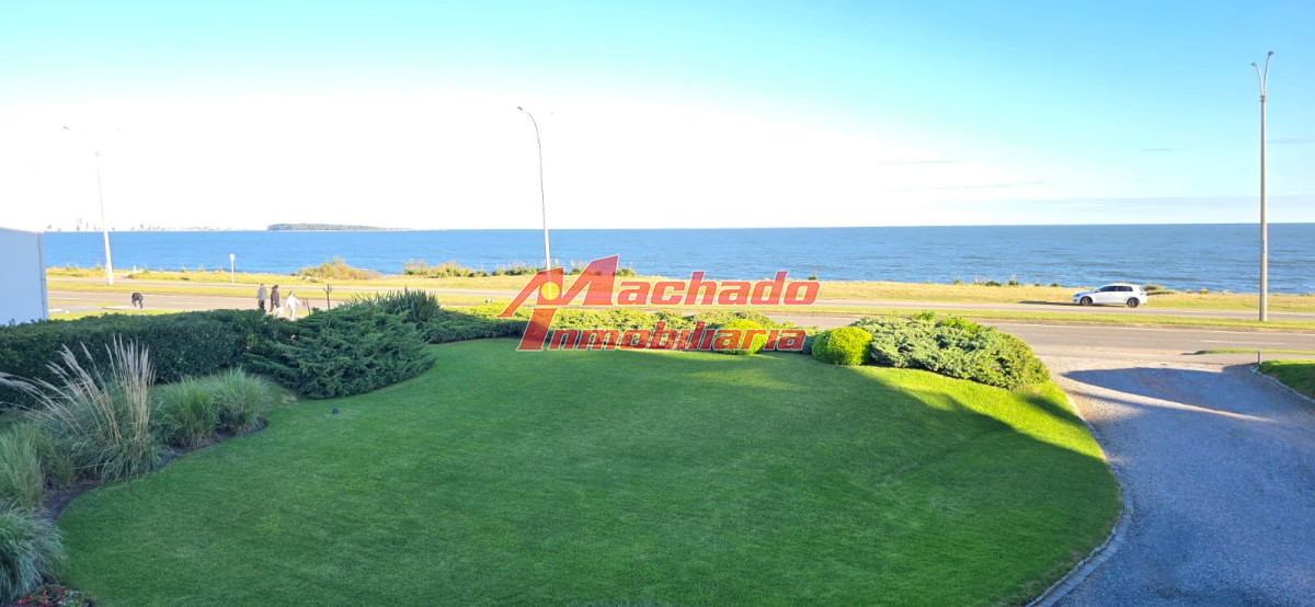 Apartamento 3 dormitorios frente al mar