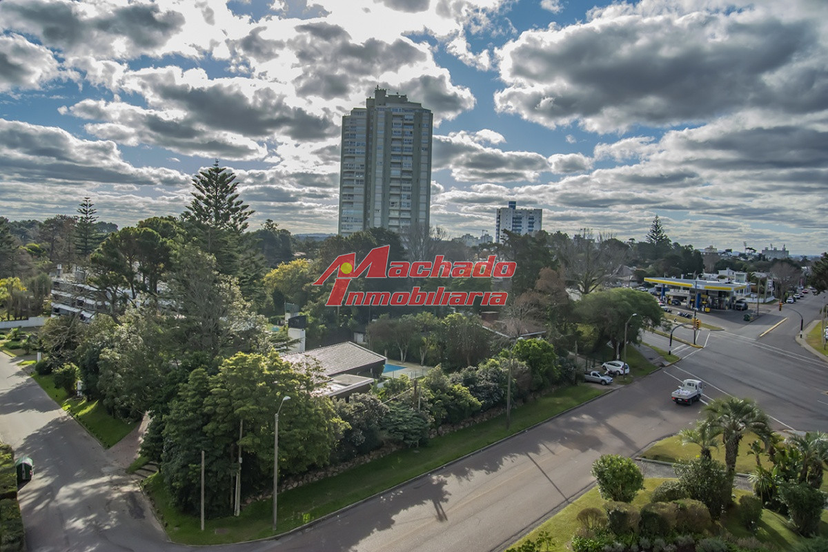 Venta Apartamento de 3 dormitorios en zona Roosevelt, Punta del Este.