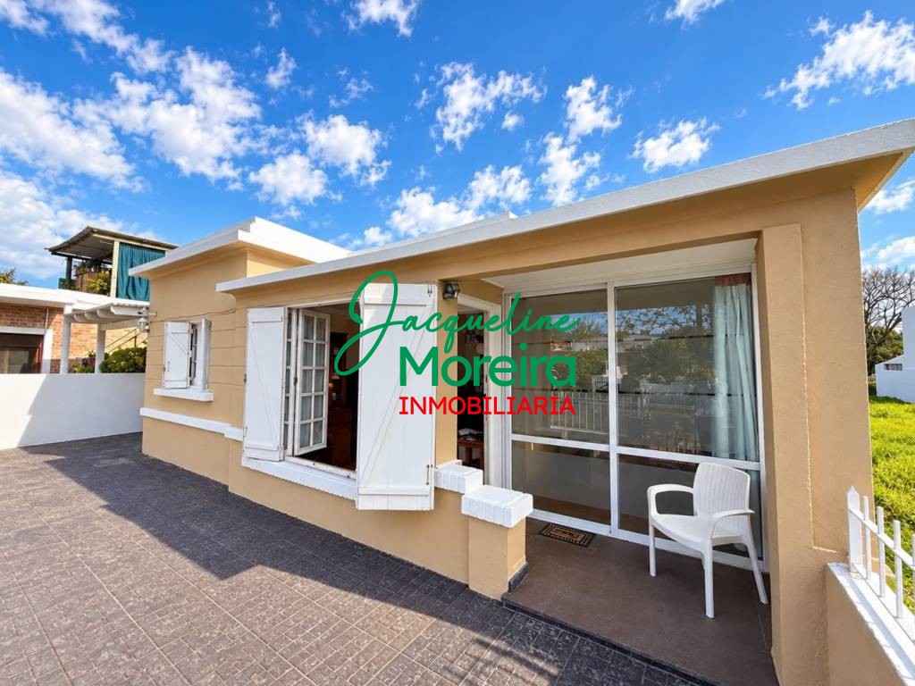 **C101868** \"SOL\" CASA EN VENTA EN EL CENTRO DE PIRIAPOLIS