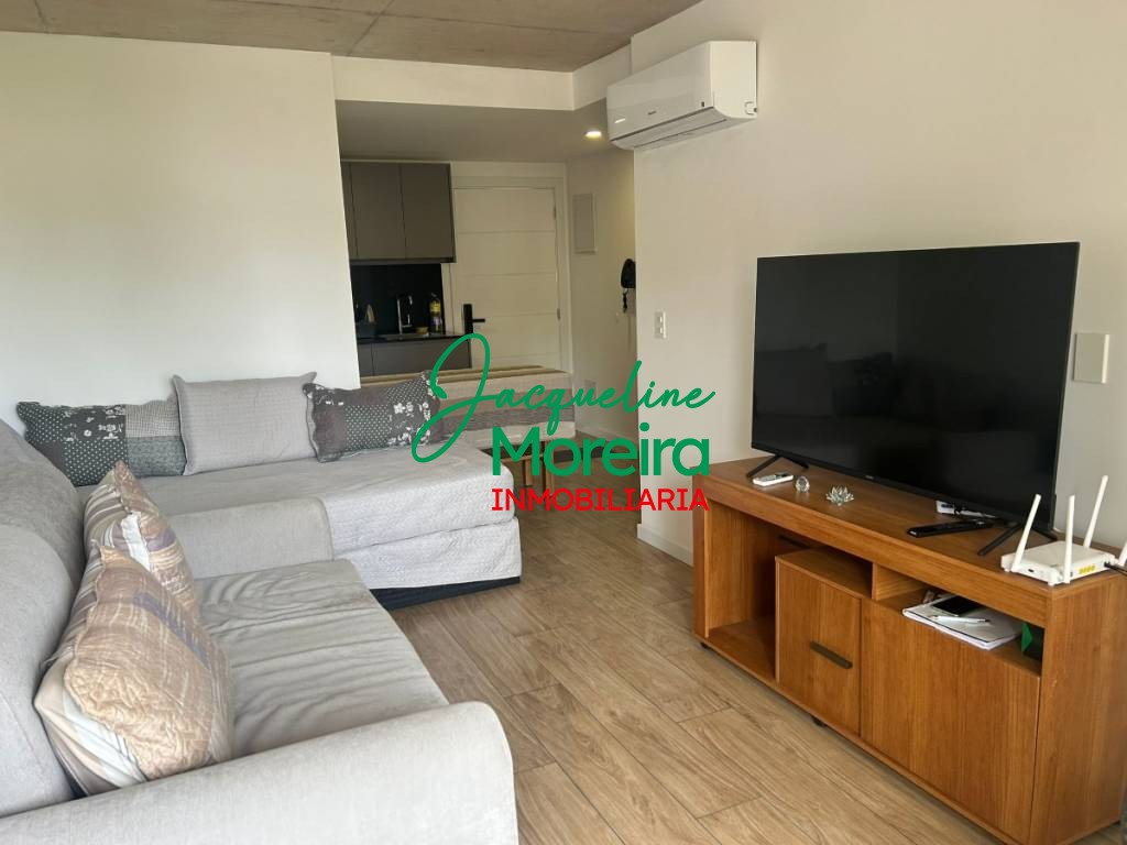 APARTAMENTO 106. EDIFICIO SEASIDE SUITES PUERTO PIRIAPOLIS, 1 DORMITORIO EN ALQUILER a sólo 2 cuadras playa Rinconada. · Photo 4