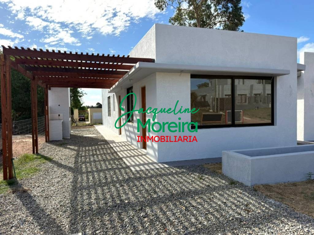 MEDANOS IV. VENTA DE CASA a ESTRENAR PIRIAPOLIS