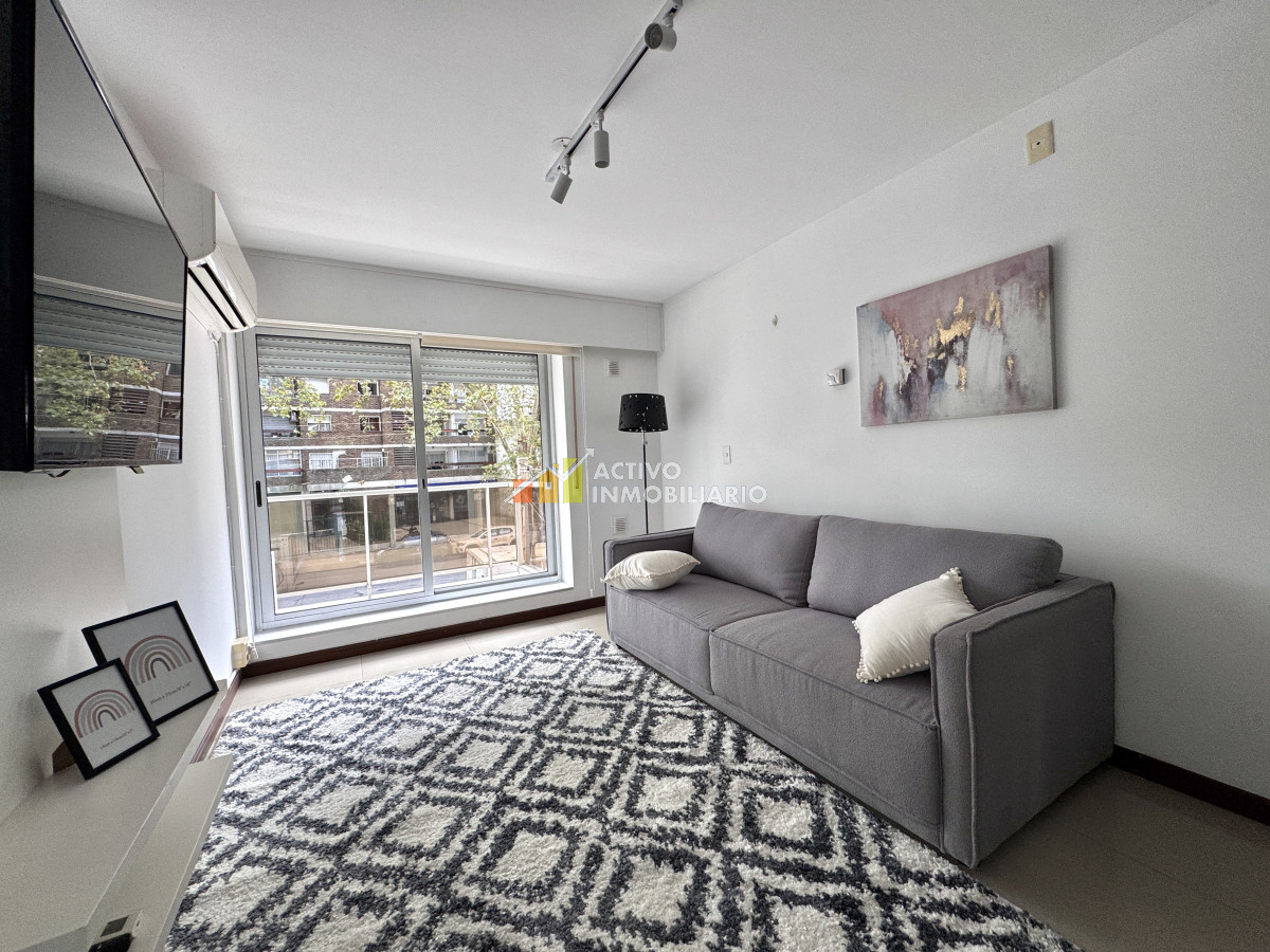 Alquiler apartamento 2 dormitorios amueblado mas patio con parrillero
