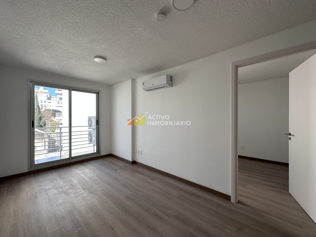 Alquiler apartamento 1 dormitorio + balcón + garage + Tres Cruces