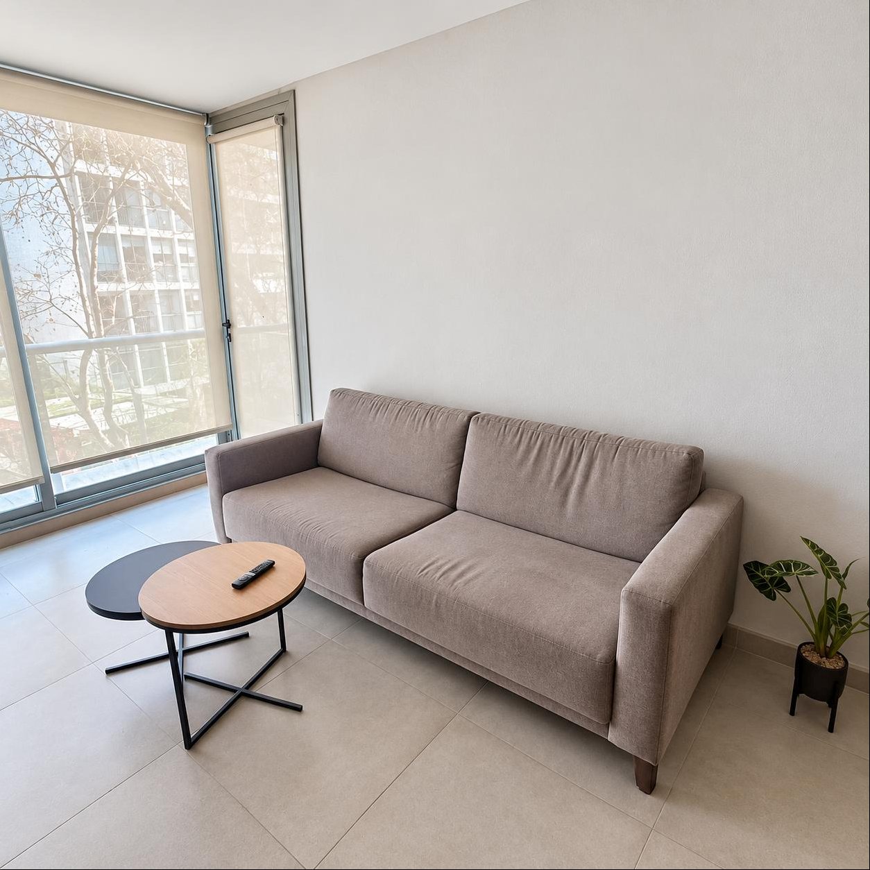 Apartamento de 1 dormitorio amueblado con garage · Photo 3