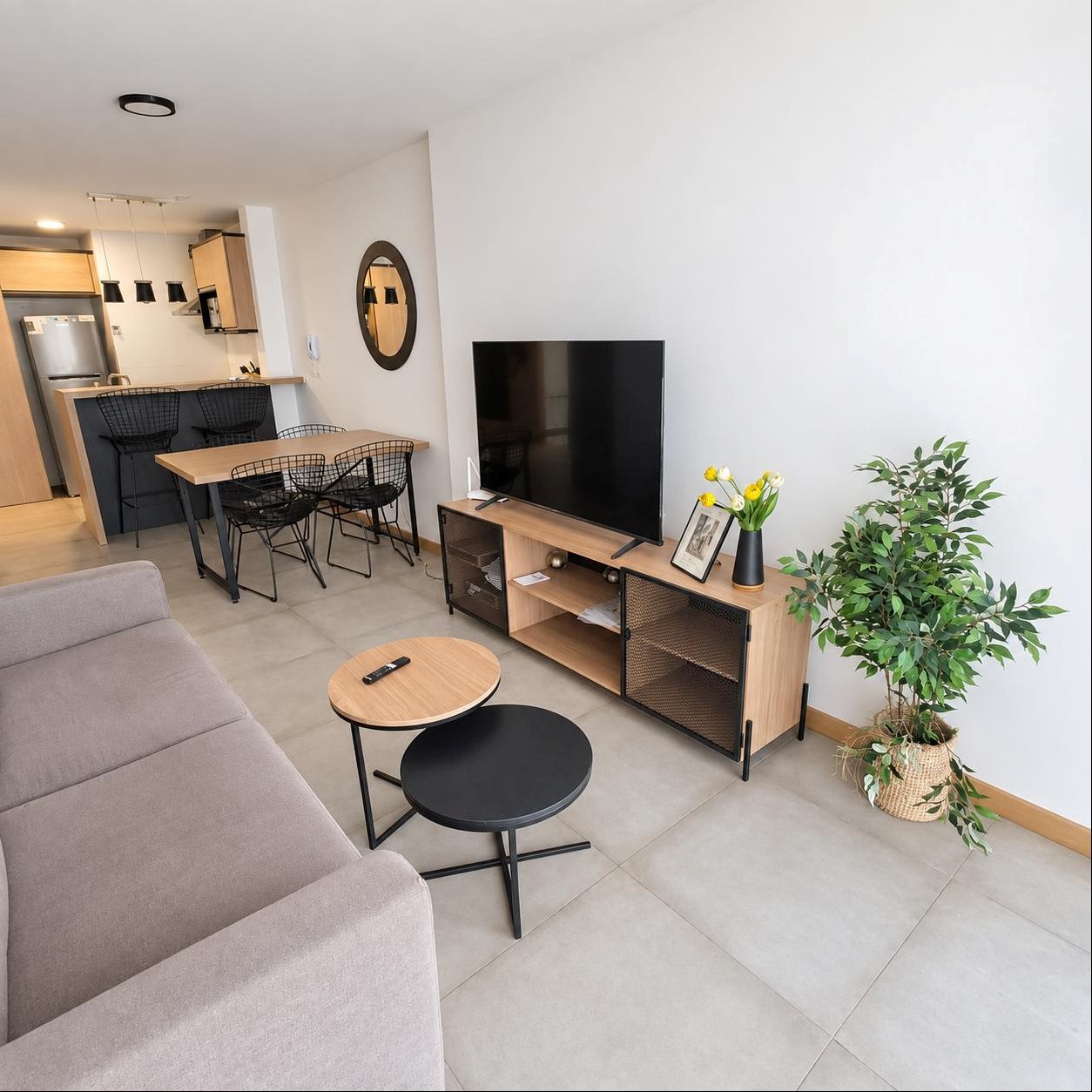 Apartamento de 1 dormitorio amueblado con garage · Photo 2