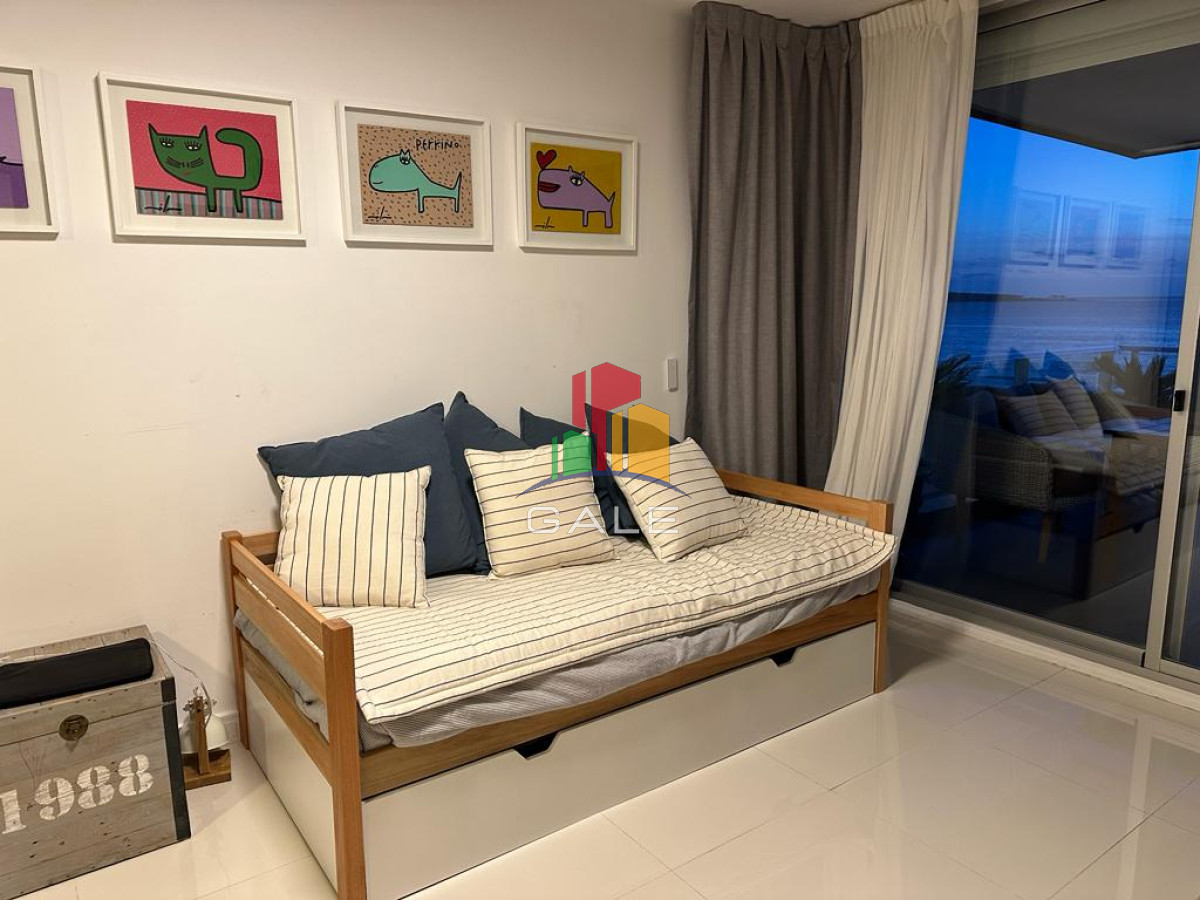 Apartamento alquiler anual frente al mar · Foto 6