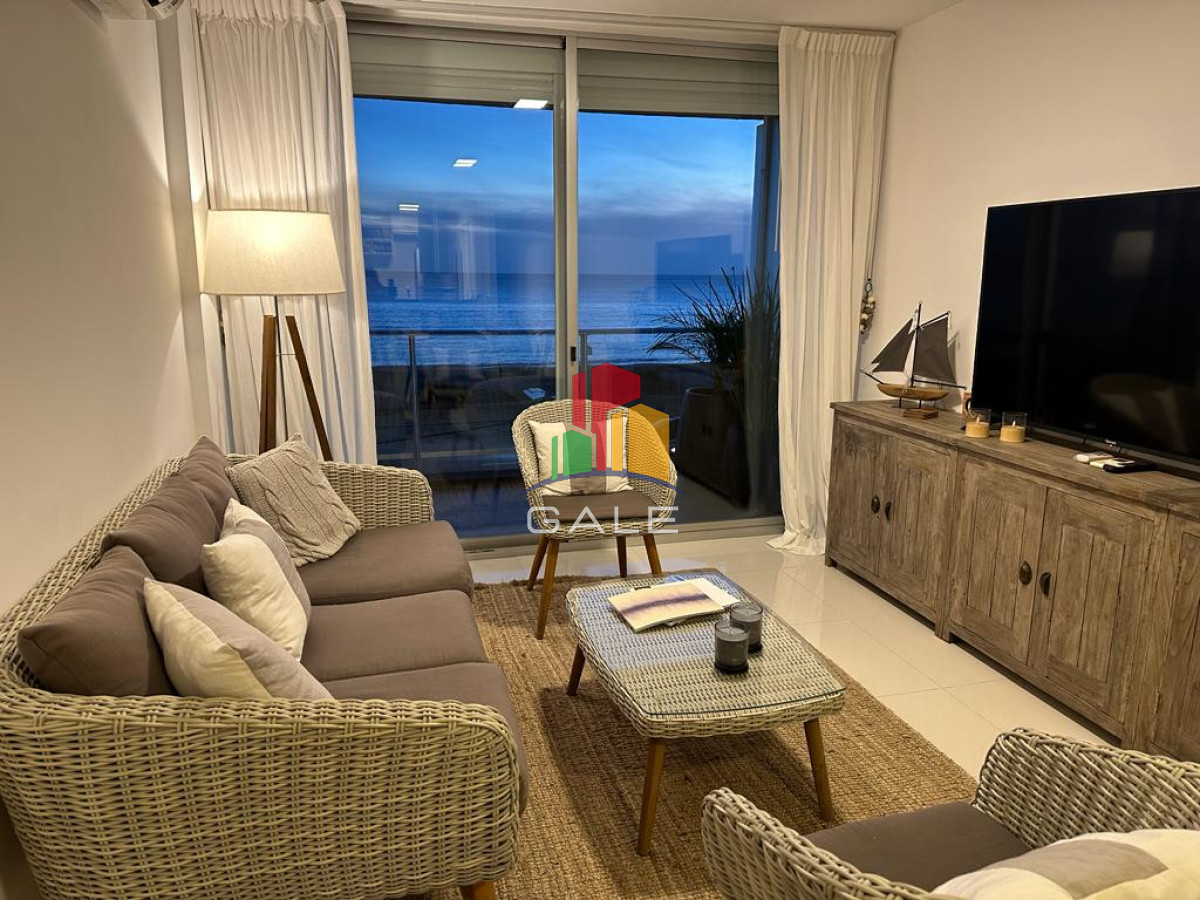 Apartamento alquiler anual frente al mar · Foto 4
