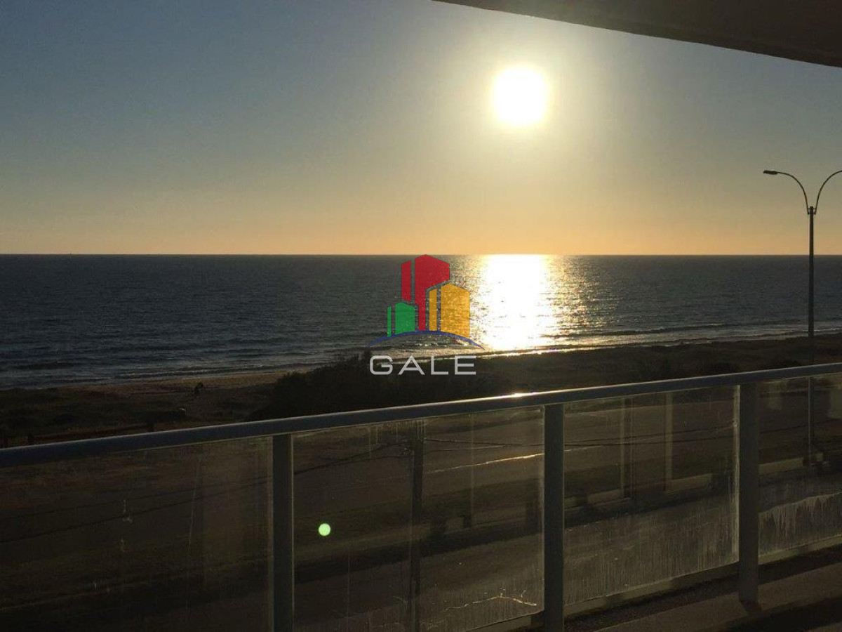 Apartamento alquiler anual frente al mar · Foto 2