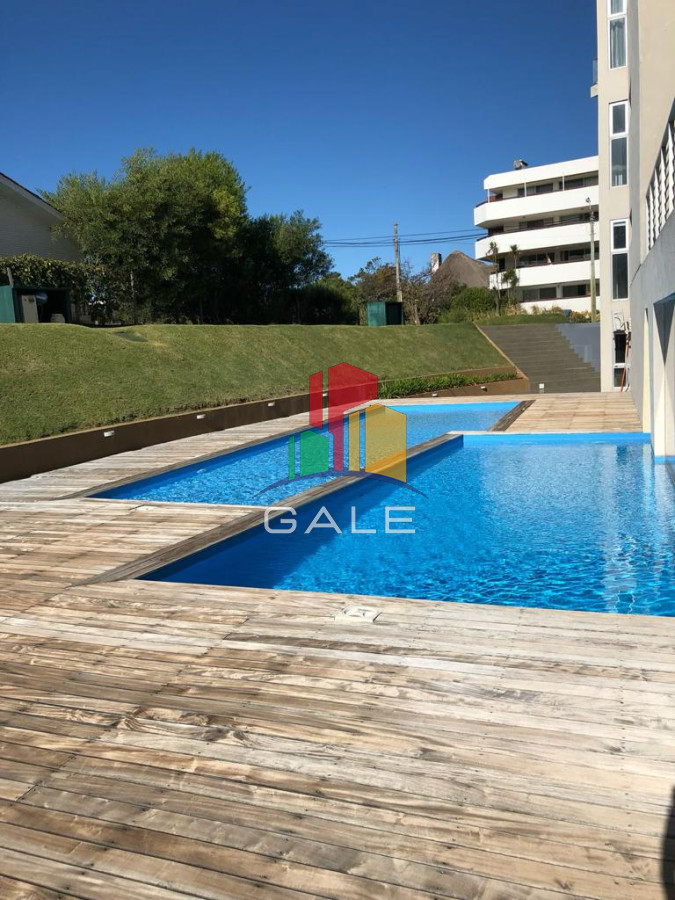 Apartamento alquiler anual frente al mar · Foto 12