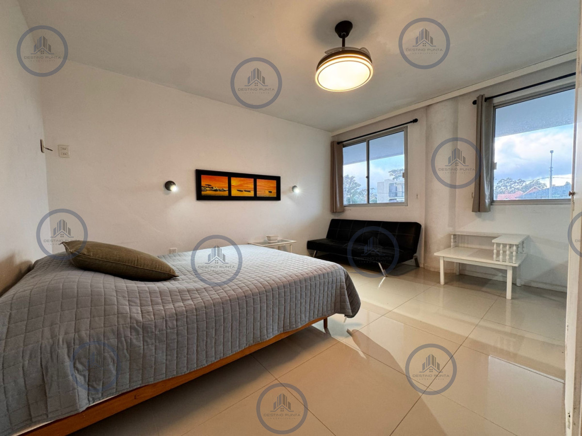 Apartamento  mono ambiente en Playa Mansa, Punta del Este