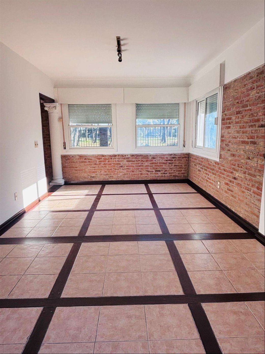 ALQUILER CASA 4 DORMITORIOS FONDO CON PISCINA · Foto 4