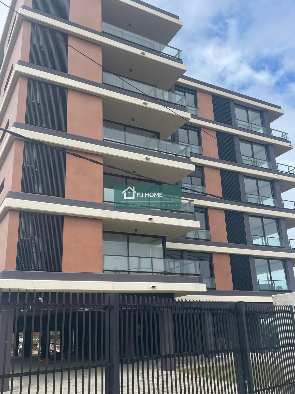 Apartamento en alquiler de 1 dormitorio c/ cochera en Shangrilá