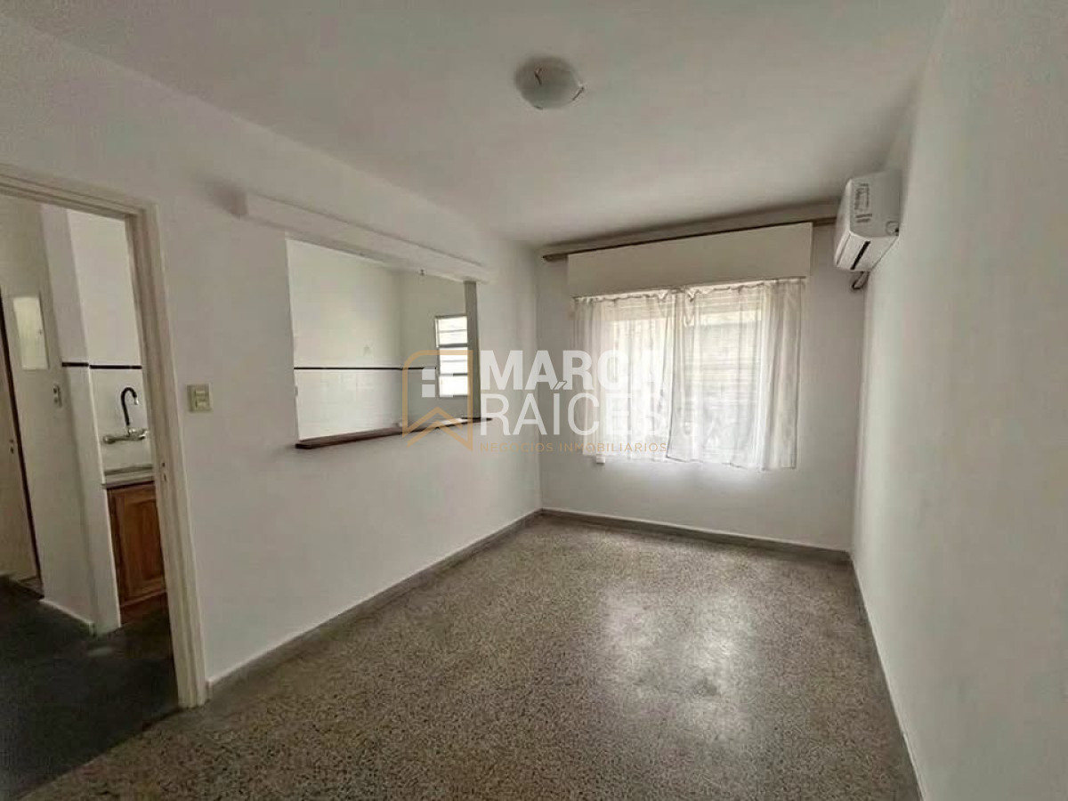 Alquiler Apartamento 1 Dormitorio Luminoso Ciudad Vieja Montevideo · Foto 8