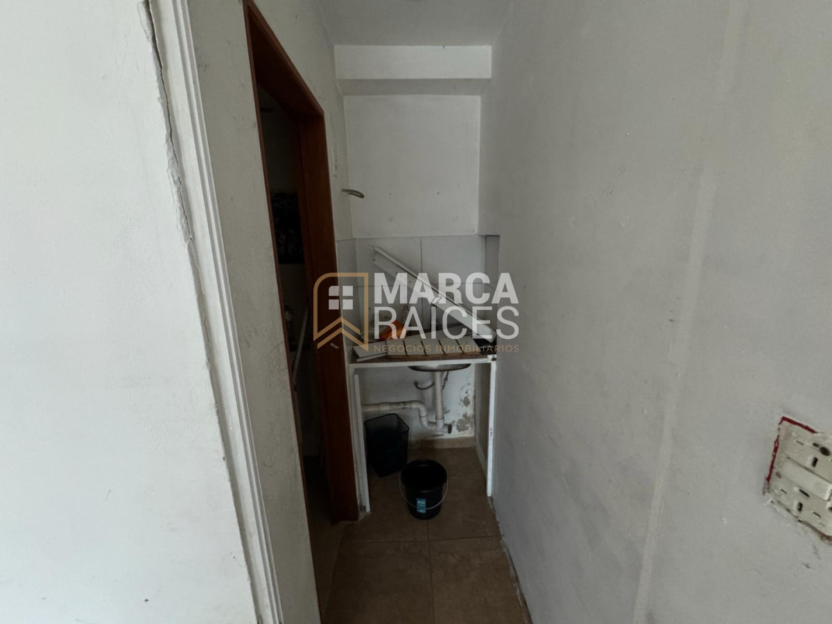 Alquiler Local Comercial a la Calle Frente a Tres Cruces Montevideo · Foto 12