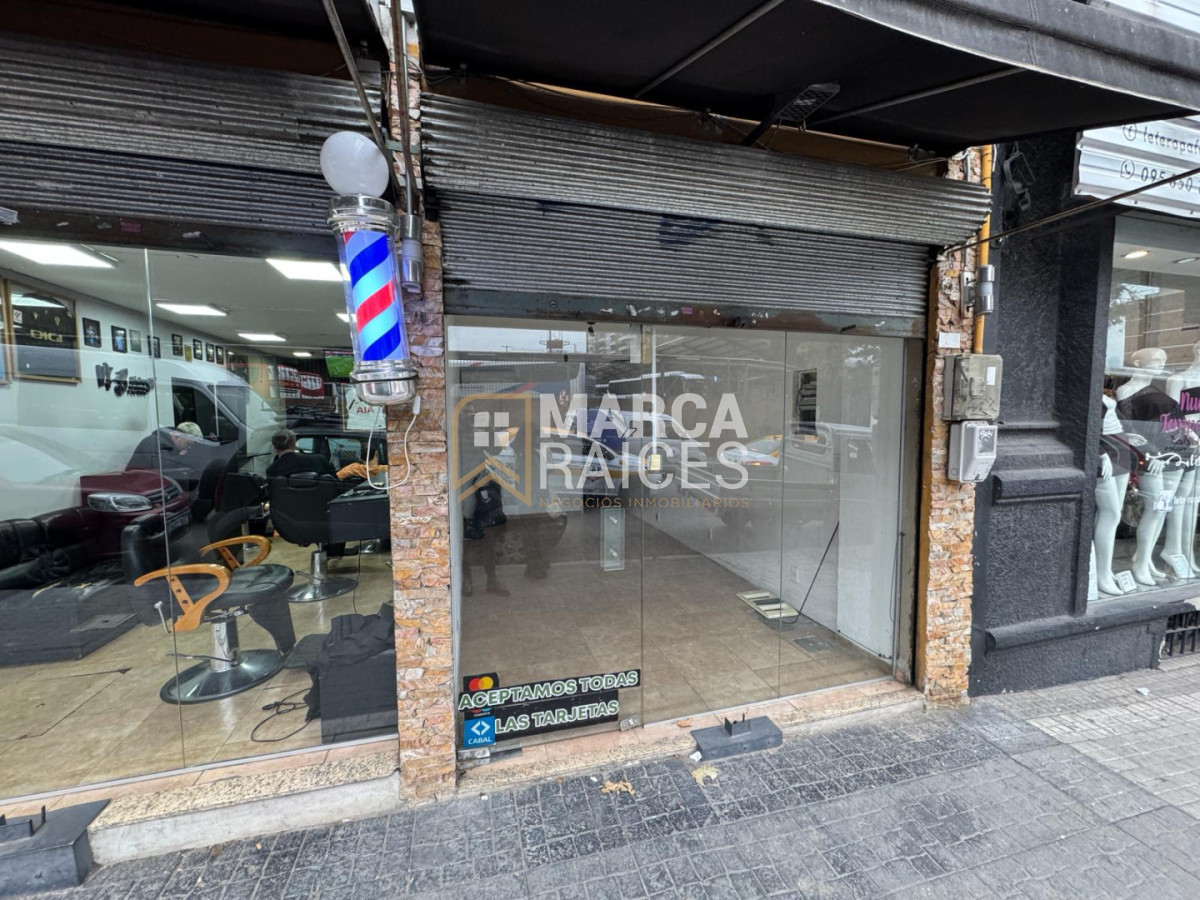 Alquiler Local Comercial a la Calle Frente a Tres Cruces Montevideo · Foto 7