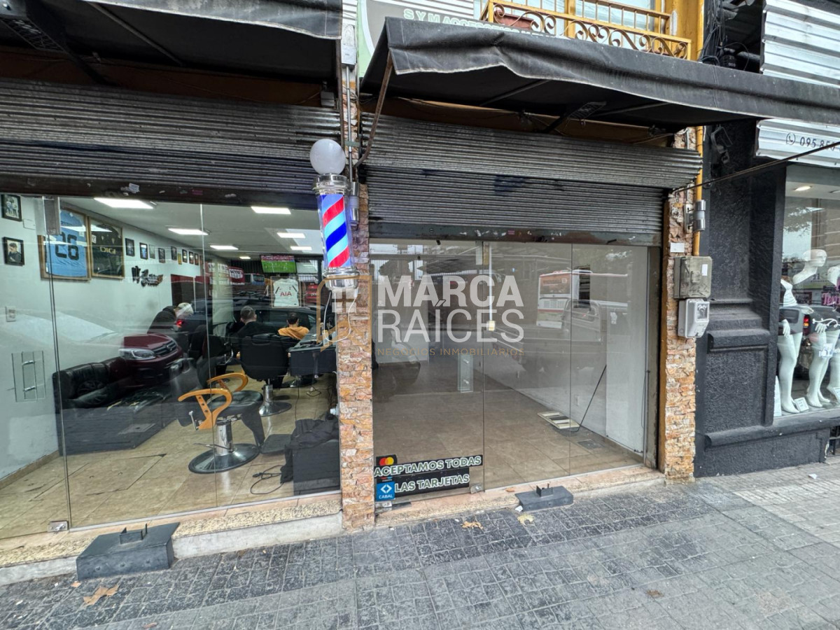 Alquiler Local Comercial a la Calle Frente a Tres Cruces Montevideo · Foto 9