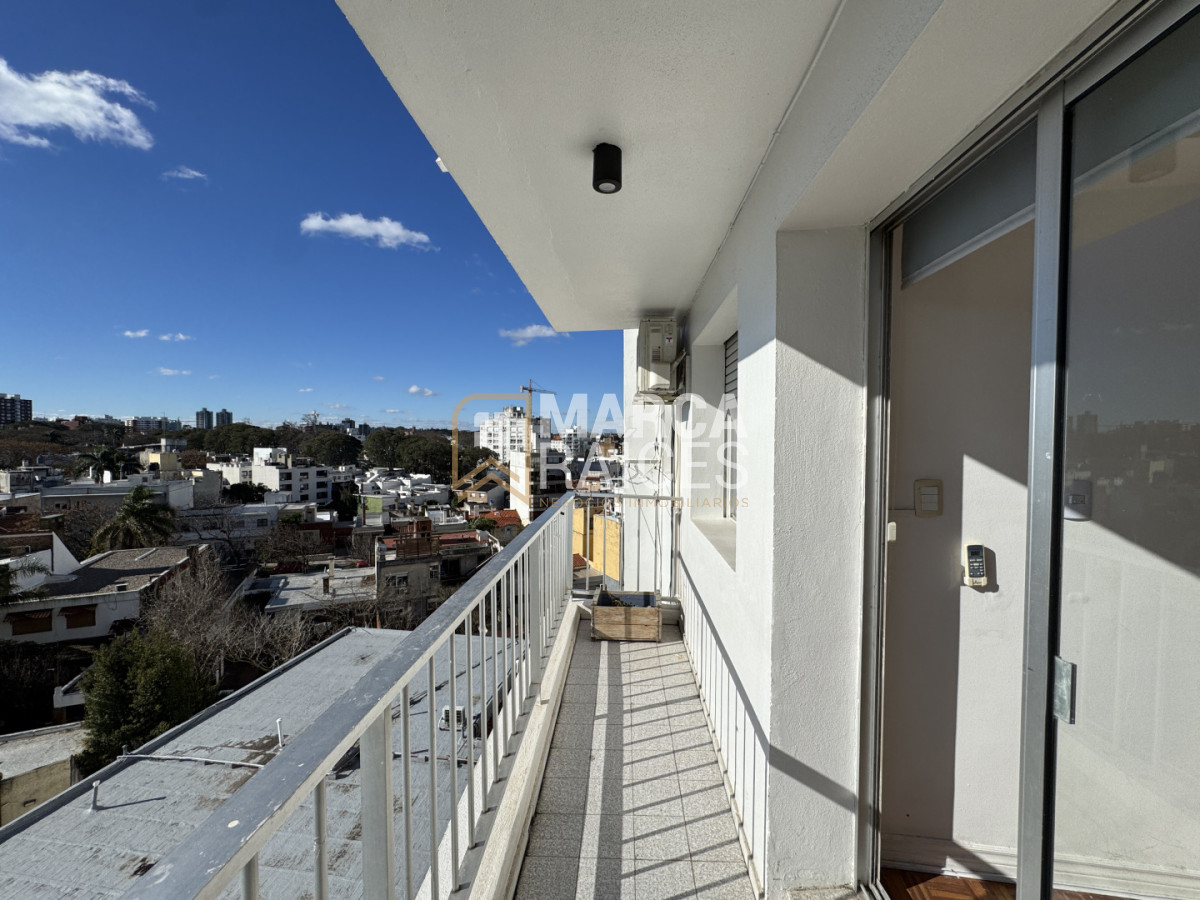 Alquiler Apartamento de 2 dormitorios y 2 baños sobre la Rambla de Malvín Montevideo