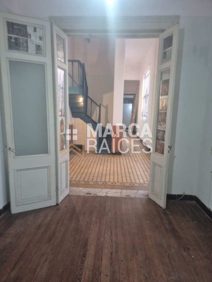 Alquiler Apartamento 4 Dormitorios con Azotea. Centro, Montevideo