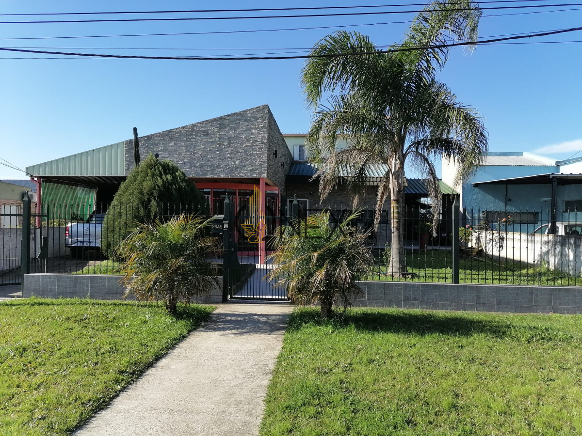 Se vende casa 5 dormitorios excelente ubicación en Tacuarembó