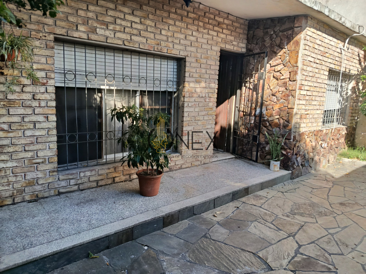 Se vende casa en Villa Española