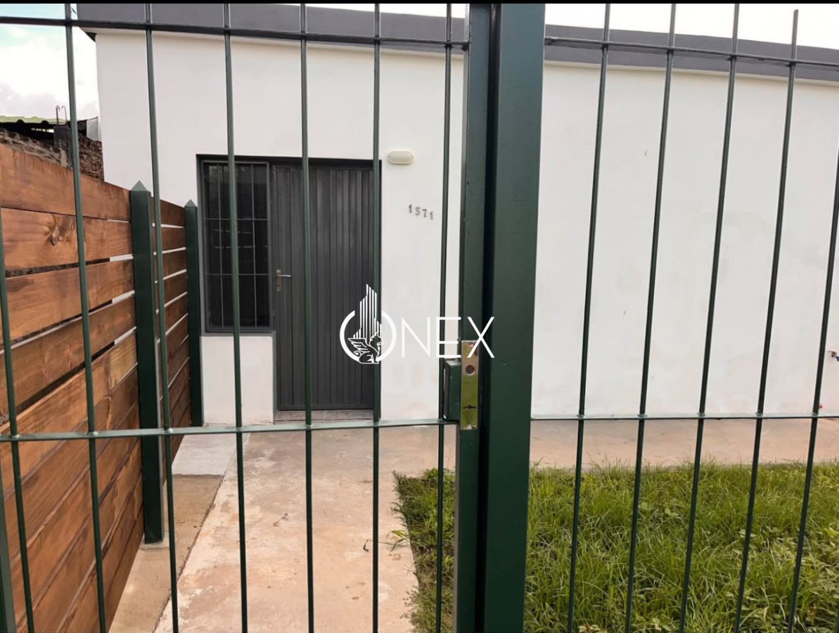CASA DE TRES DORMITORIOS · Photo 1