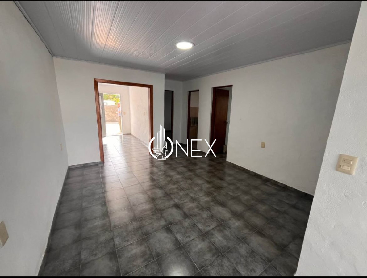CASA DE TRES DORMITORIOS · Photo 2