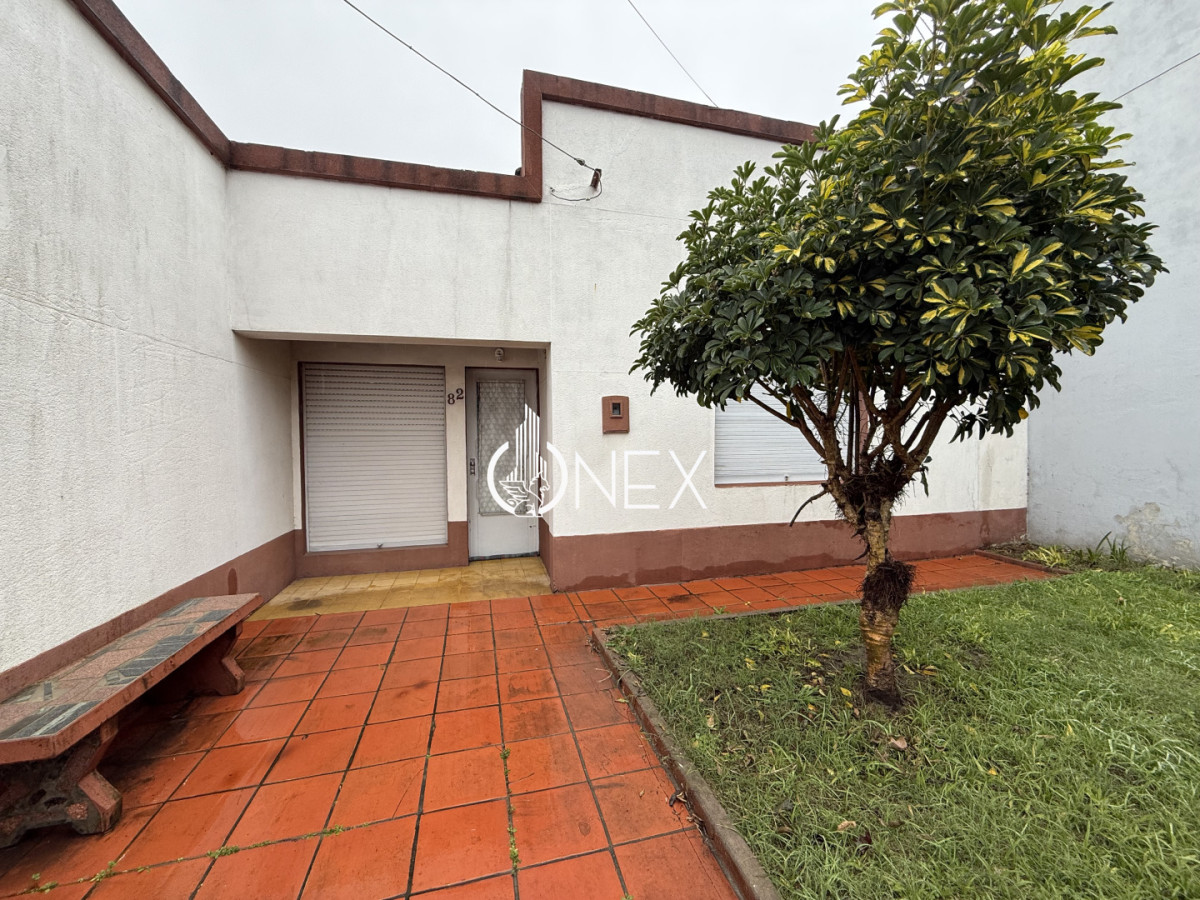 Se vende casa 2 dormitorios con apartamento en Tacuarembó