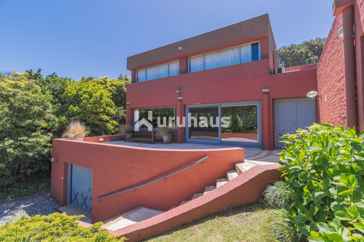 VENTA CASA CINCO DORMITORIOS PUNTA DEL ESTE EDIFICIO RINCON DEL INDIO