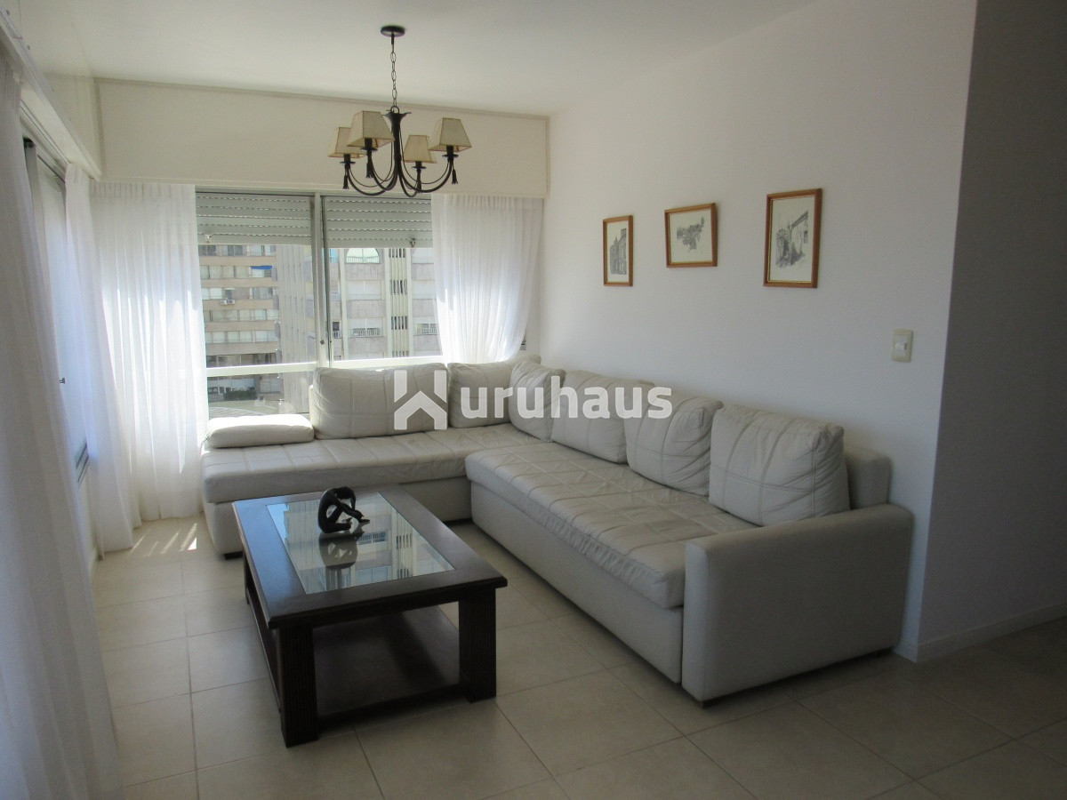Apartamento en venta de dos dormitorios en Punta del Este