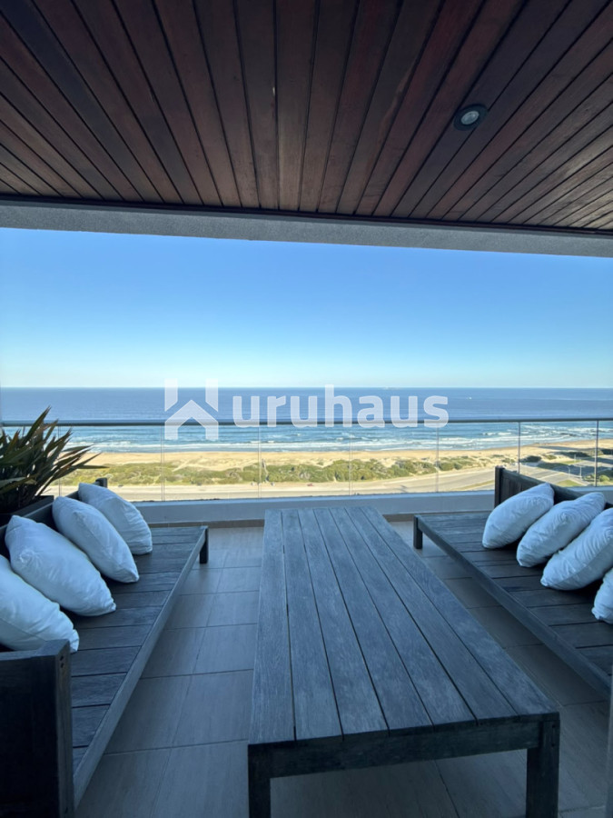 DEPARTAMENTO VENTA TRES DORMITORIOS ICON BRAVA PUNTA DEL ESTE