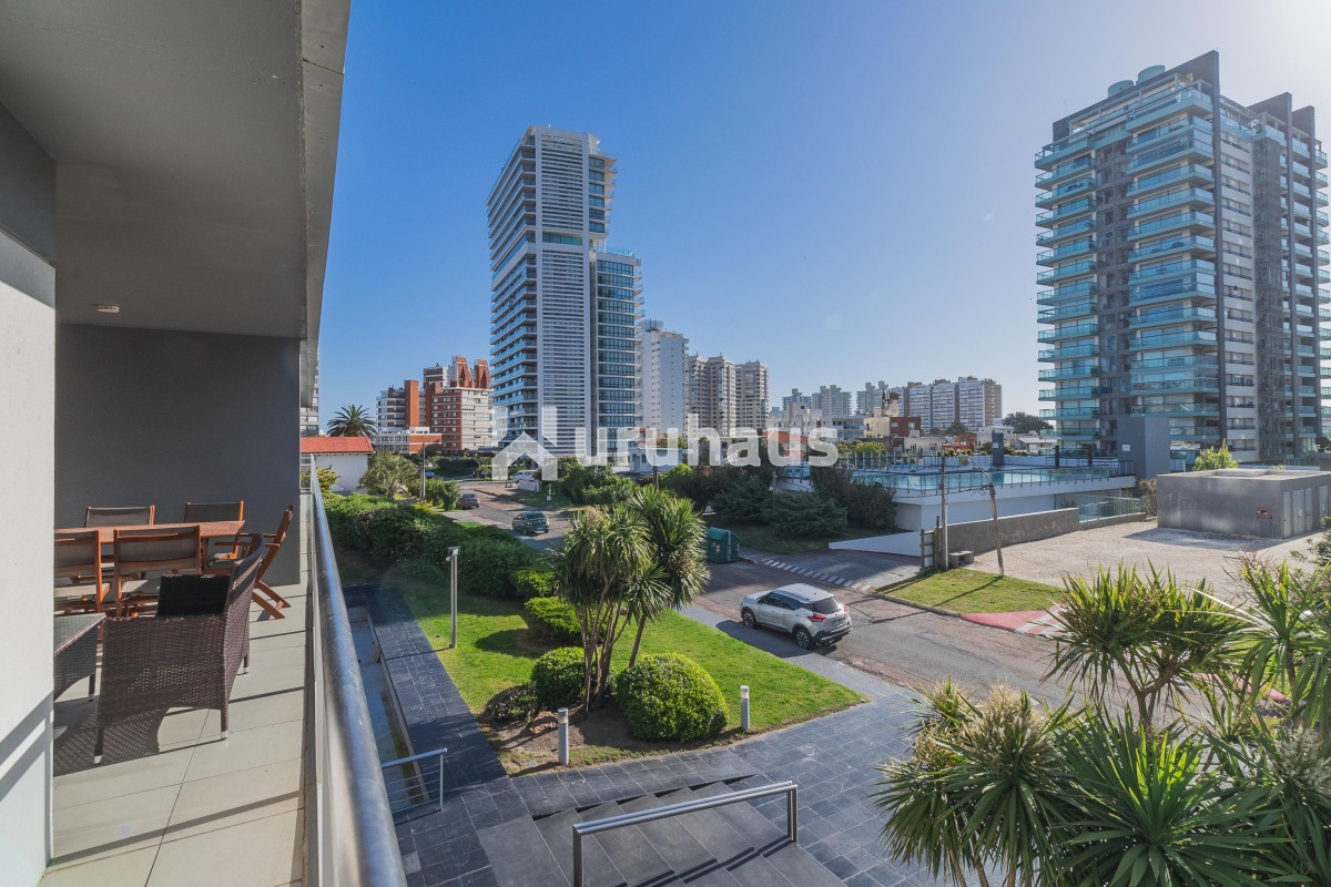 TRES DORMITORIOS PUNTA DEL ESTE PARRILLERO PROPIO