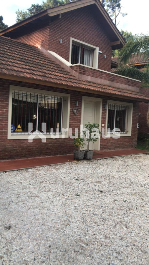 Casa en venta en Cantegril