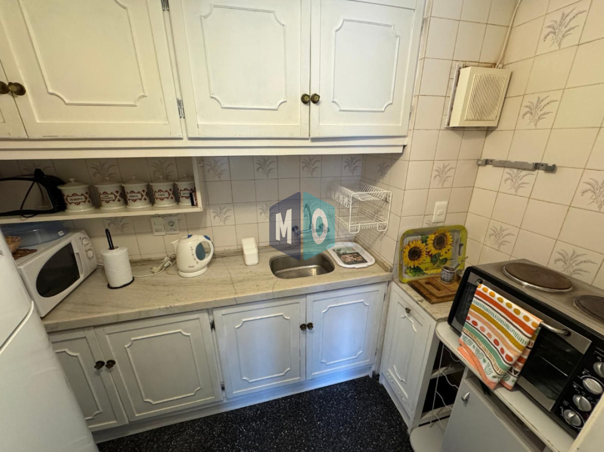 Apartamento Amoblado en Alquiler - Playa Mansa Parada 8 – 1 Dormitorio y Medio, Cochera y GC Incluidos · Foto 6