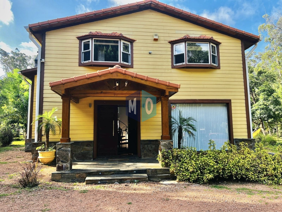 Casa grande en alquiler Anual. Punta ballena