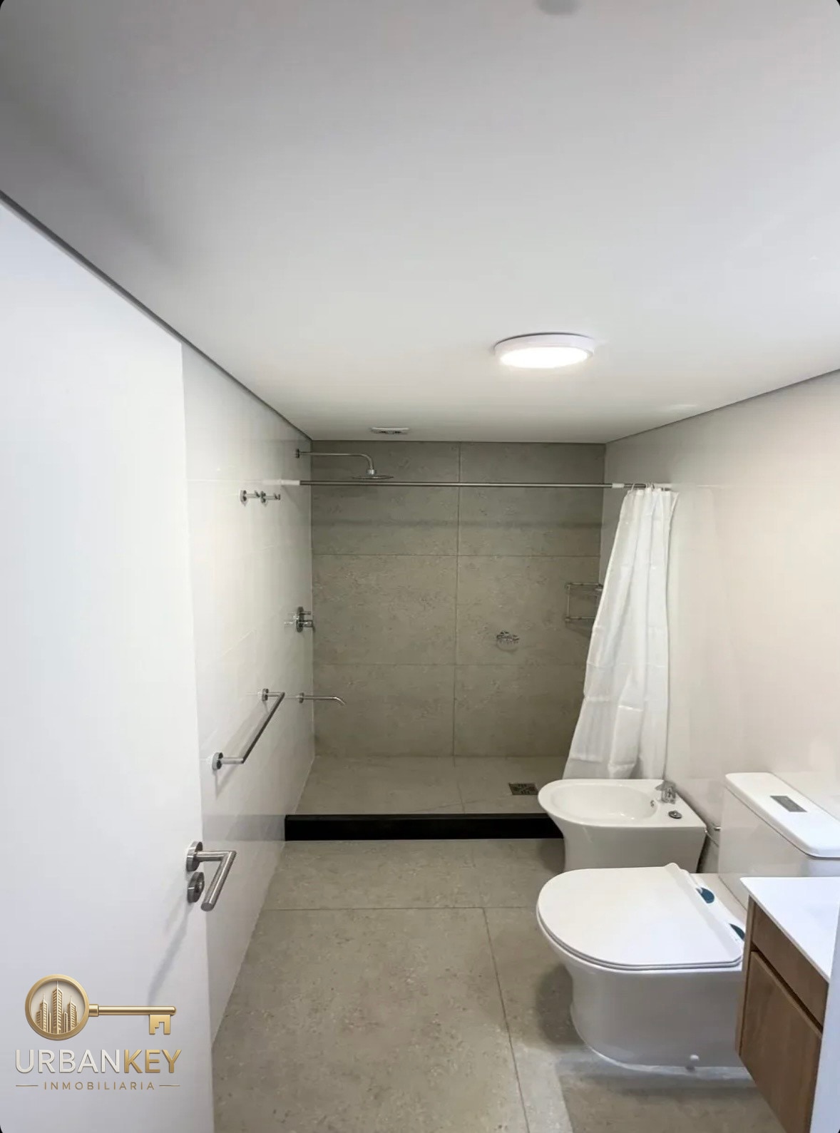 Alquiler de 1 Dormitorio con Balcón en Cordon · Foto 8