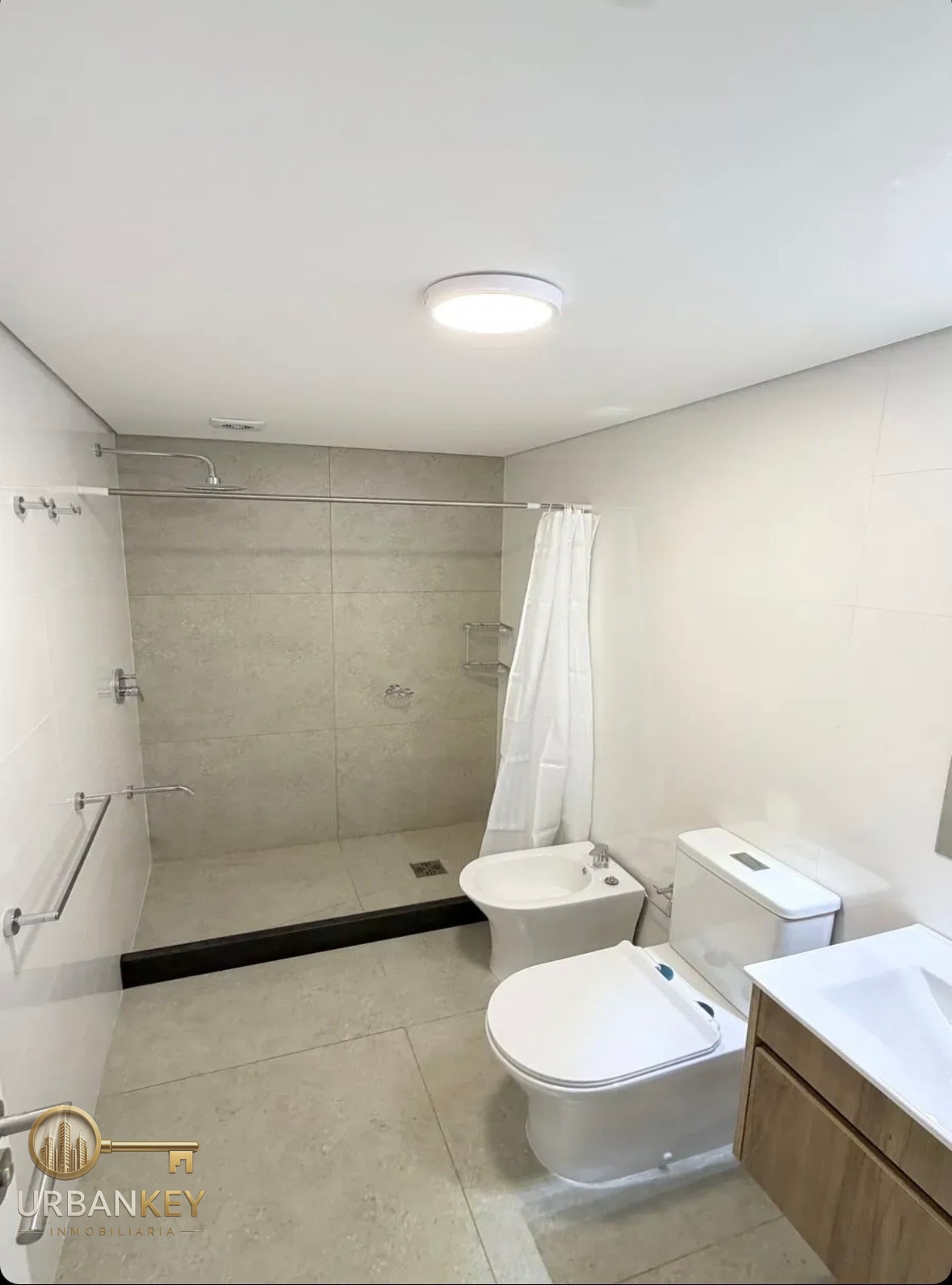 Alquiler de 1 Dormitorio con Balcón en Cordon · Foto 7